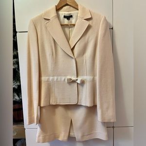 NWOT Tahari Wool Angora Skirt Suit Cream Color Size 6